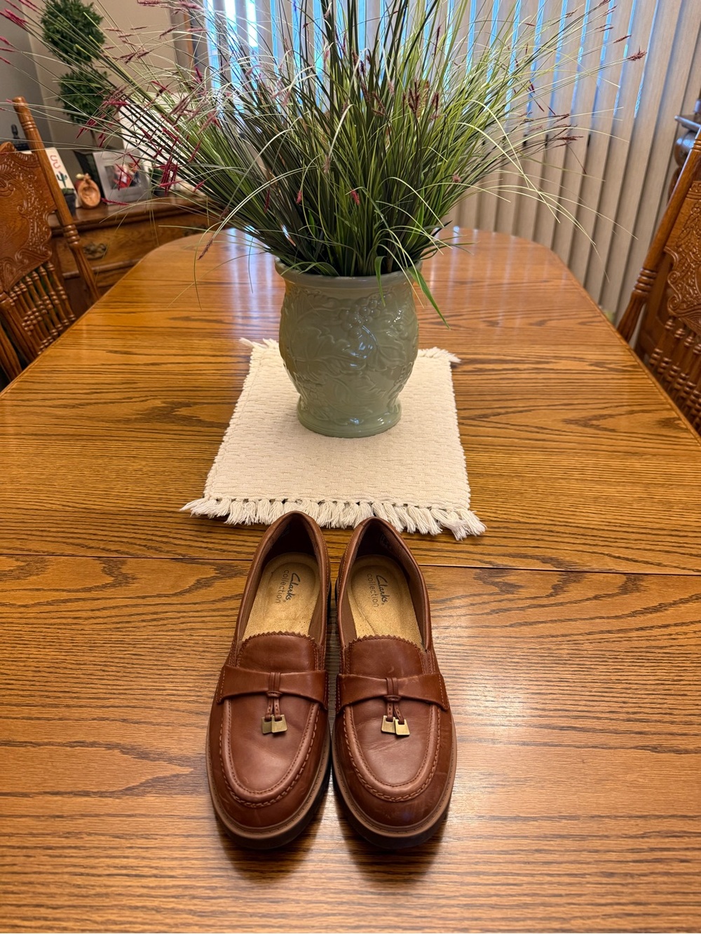 Clarks women’s Westlynn Bella 8.5 Chestnut Brown Leather Tassel Slip-On Loafers